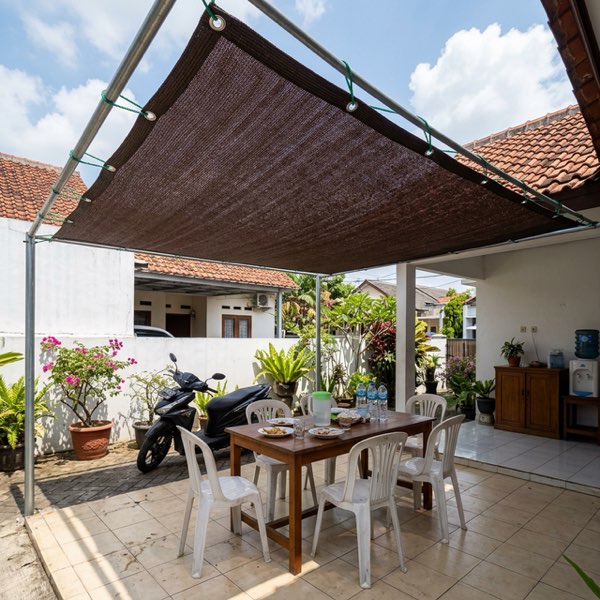 Paranet Premium Coklat Terpasang di Halaman Rumah Indonesia